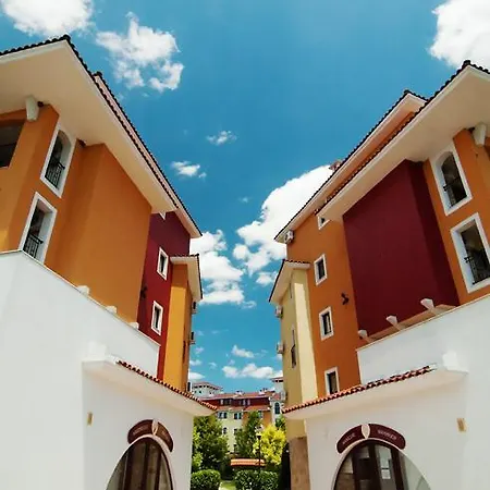 شقة فندقية Marina Cape Vacation Complex 4*